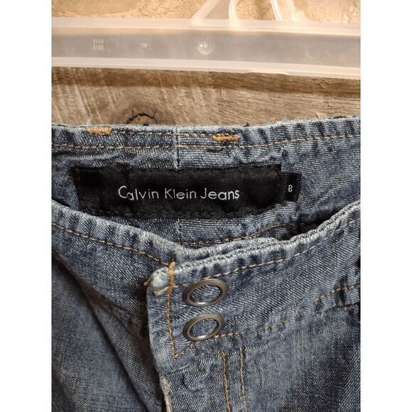 Calvin Klein Women's Sz 8 Capri Pants Jeans 32" Waist, 34" Overall Length - Picture 3 of 5